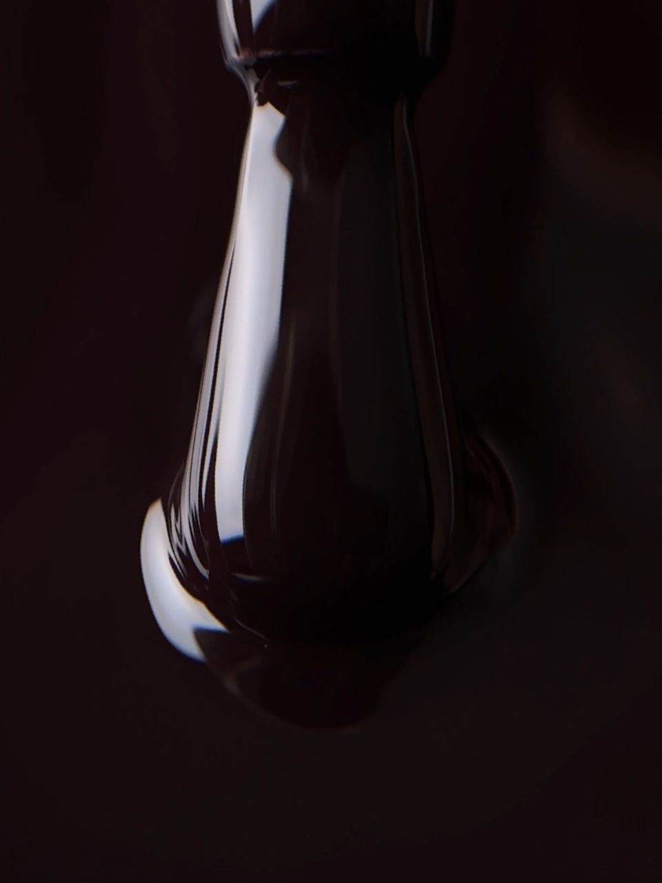 gel-polish-dark-elegance